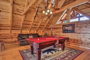 House (1 Bedroom) | Interior - Romantic Smokies Retreat! Indoor Pool & Games (Sevierville)