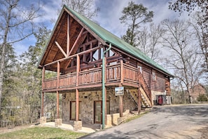 House (1 Bedroom) | Interior - Romantic Smokies Retreat! Indoor Pool & Games (Sevierville)