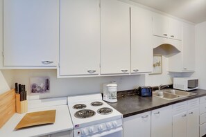 Apartment (1 Bedroom) | Interior - Upscale Apt at The Lofts in Historic Downtown Lead (Lead)