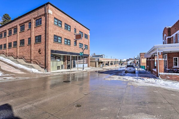 Apartment (1 Bedroom) | Interior - Upscale Apt at The Lofts in Historic Downtown Lead (Lead)