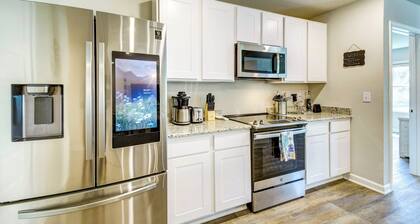 Foley Vacation Rental: 7 Mi to Gulf Shores Beaches