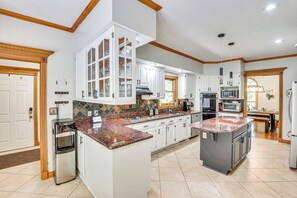 House (Multiple Bedrooms) | Interior - Huge Family Home w/ Pool - 13 Mi to Lake Michigan! (La Porte)
