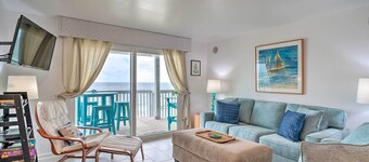 Ocean Dunes Kure Beach Condo w/ Balcony & Pool
