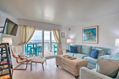 Ocean Dunes Kure Beach Condo w/ Balcony & Pool