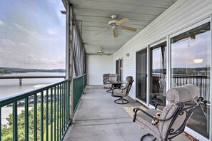 Interior - Lakefront Balcony + Pool Access: Camdenton Condo (Camdenton)