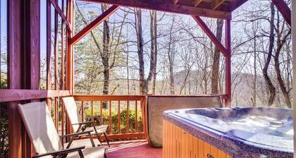 Secluded Sevierville Condo w/ Hot Tub + Mtn Views!