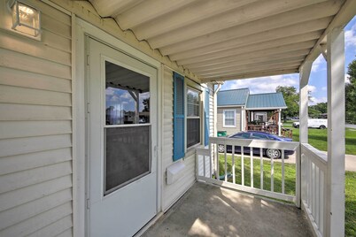 Walk to Speedway & Hall of Fame: Indianapolis Home