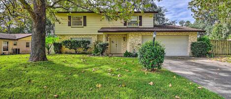 House (4 Bedrooms) | Front of property
