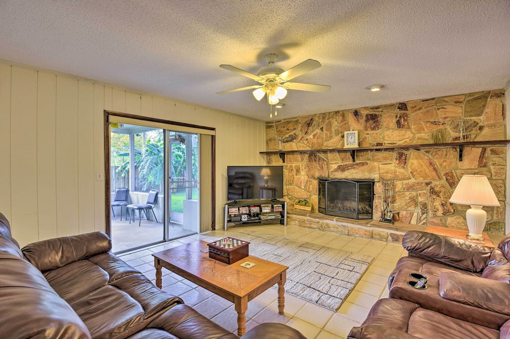 Daytona Area Home ~ 3 Mi to Beach: Swim & Explore! - Daytona Beach Shores, FL