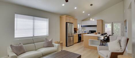 Apartment (2 Bedrooms) | Front of property