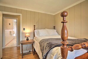 House (3 Bedrooms) | 3 bedrooms, laptop workspace, bed sheets - Lexington Family Home ~ 2 Miles to UK Campus! (Lexington)