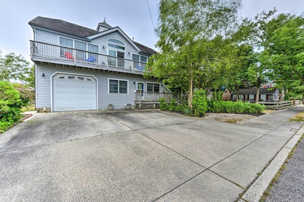 Apartment (2 Bedrooms) | Interior - Seaside Escape < 1 Mi to Cape May Public Beach (Cape May)