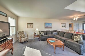 Apartment (2 Bedrooms) | Interior - Seaside Escape < 1 Mi to Cape May Public Beach (Cape May)
