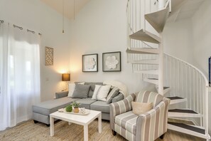 Apartment (2 Bedrooms) | Interior - Charming Condo on Lake Erie w/ Community Pool (Oak Harbor)