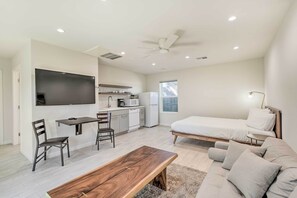 1 slaapkamer, een strijkplank/strijkijzer, gratis babybedden, beddengoed