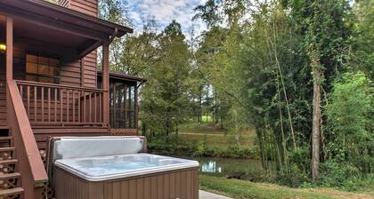 Creekfront Cabin Near Chattanooga w/ Hot Tub!
