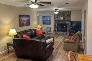 House (2 Bedrooms) | Interior