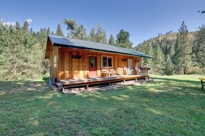 House (2 Bedrooms) | Front of property - Cozy Countryside Cabin in Robie Creek Park! (Boise)