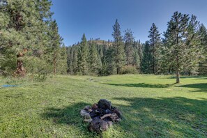 House (2 Bedrooms) | Interior - Cozy Countryside Cabin in Robie Creek Park! (Boise)