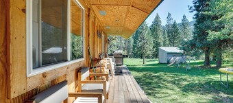 กระท่อมน่ารักบรรยากาศแออัดใน Robie Creek Park!