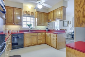 House (4 Bedrooms) | Interior