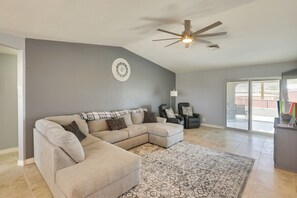 House (3 Bedrooms) | Interior