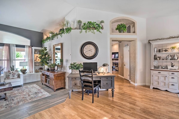 House (5 Bedrooms) | Interior