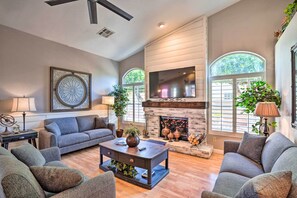 House (5 Bedrooms) | Interior