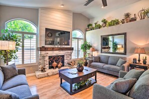 House (5 Bedrooms) | Interior