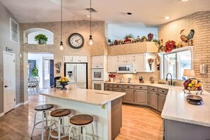 House (5 Bedrooms) | Interior - Elegant Peoria Home: Pool, Putting Green, Fire Pit (Peoria)