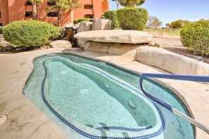 Interior - Condo w/ Pool Access, 8 Mi to Phoenix Mtn Preserve (Phoenix)