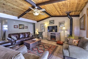 TV, fireplace - Pet-friendly Prescott Home on 3 Acres w/ Sunroom (Prescott)