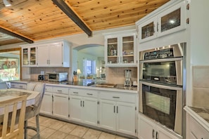 Interior - Pet-friendly Prescott Home on 3 Acres w/ Sunroom (Prescott)
