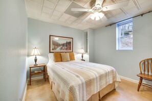 House (4 Bedrooms) | Interior - 'waters Edge': Home on Shore of Beaver Lake! (Garfield)