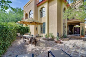 Apartment (2 Bedrooms) | Interior - Centrally Located Escape w/ Pool Access in Phoenix (Phoenix)