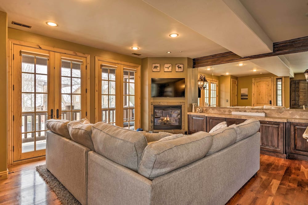 Lavish Jeremy Ranch Retreat - 6 Mi to the Canyons! - Summit Park, UT