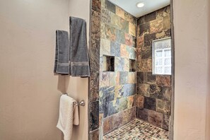 Bathroom - Pagosa Springs Farmhouse ~ 6 Mi From Downtown! (Pagosa Springs)