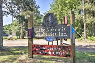 Simple Cranberry & Wine Farm Home w/ Fire Pit!
