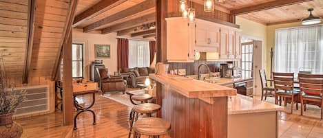 House (4 Bedrooms) | Front of property