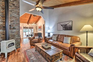 House (3 Bedrooms) | Interior