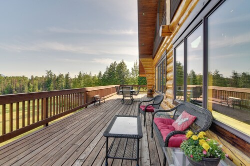 Legacy Mountain Lodge on 40-acre Ranch w/ Views!