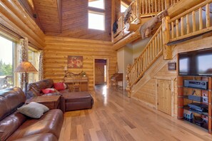 House (5 Bedrooms) | Interior