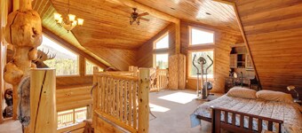 Legacy Mountain Lodge on 40-acre Ranch w/ Views!