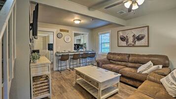 House (2 Bedrooms) | Interior