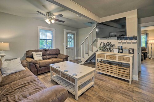 Peaceful Broken Bow Cottage w/ Fire Pit!