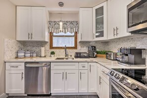 Interior - Modern East Stroudsburg Home w/ Pool + Fire Pit (East Stroudsburg)