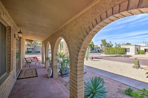 Interior - Colorful Home W/grill < 4 Mi to Talking Stick Golf (Scottsdale)