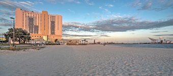 Charming Gulfport Getaway Only 3 Blocks to Beach!