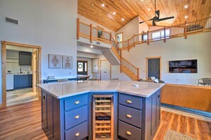 Cottage (2 Bedrooms) | Interior - Idyllic Cotter Escape: Steps to White River! (Cotter)