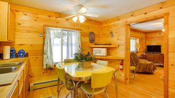 Rumah (2 Bedrooms) | Interior